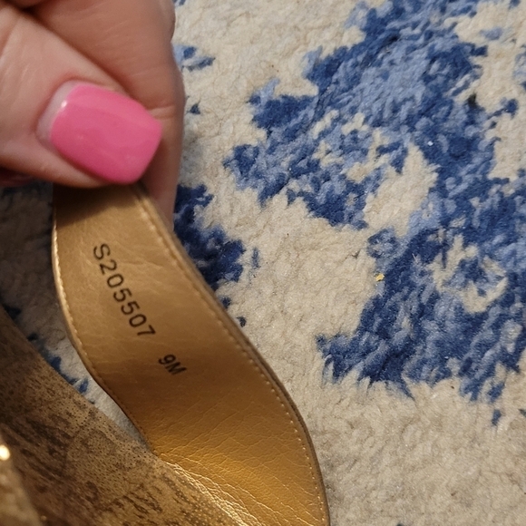 Stuart Weitzman Clasp Tan Nairobi Leather Cork Wedge Thong Sandals  sz 9 SH308 - Picture 4 of 6